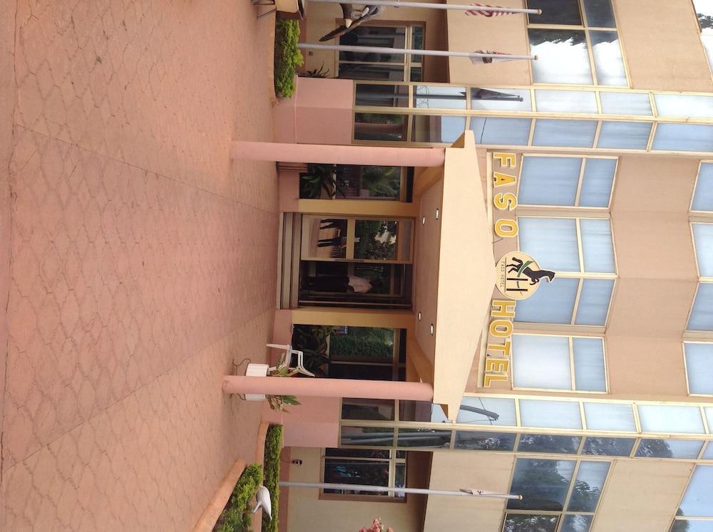 Faso Hotel Uagadugú Exterior foto
