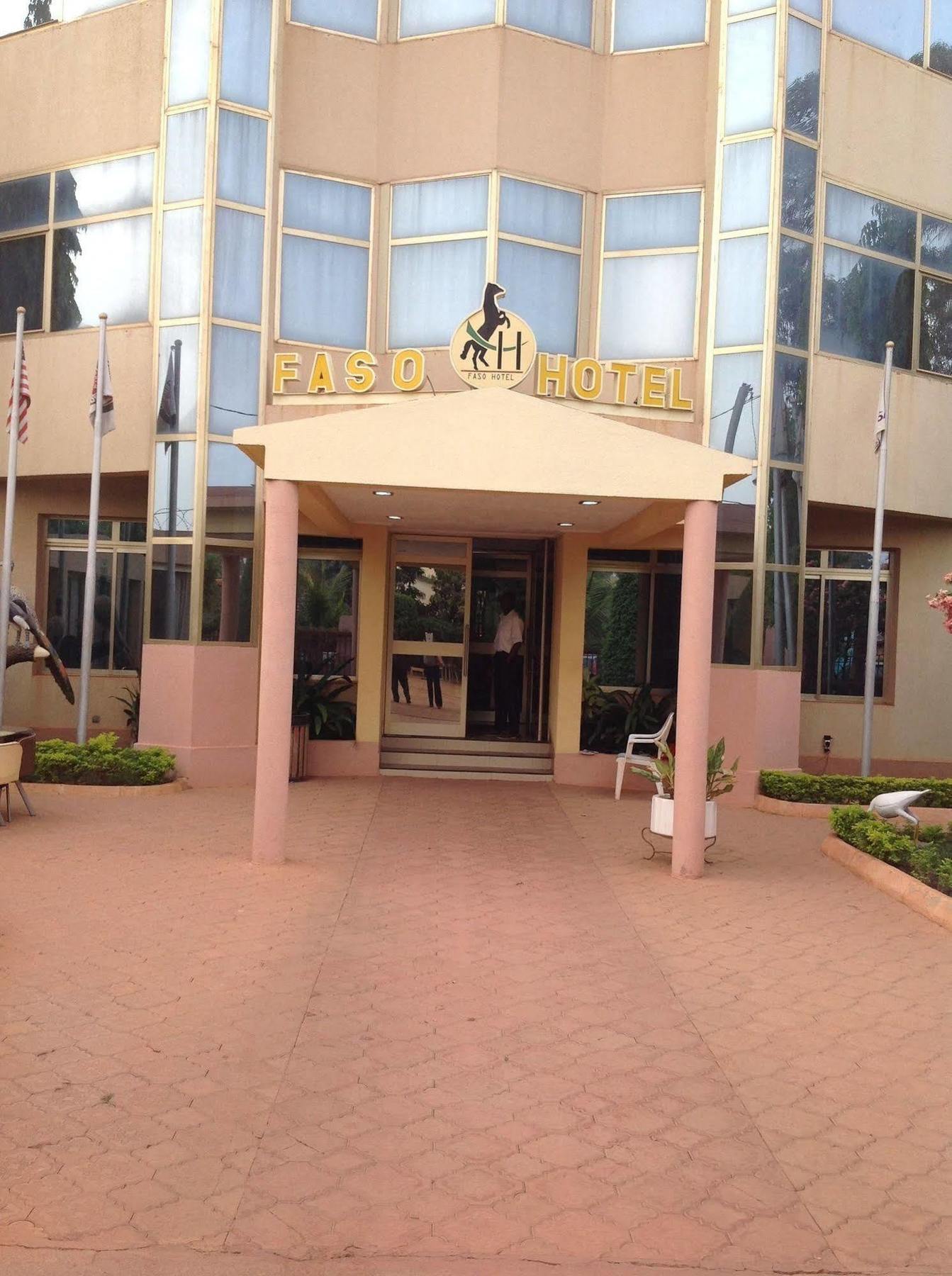 Faso Hotel Uagadugú Exterior foto